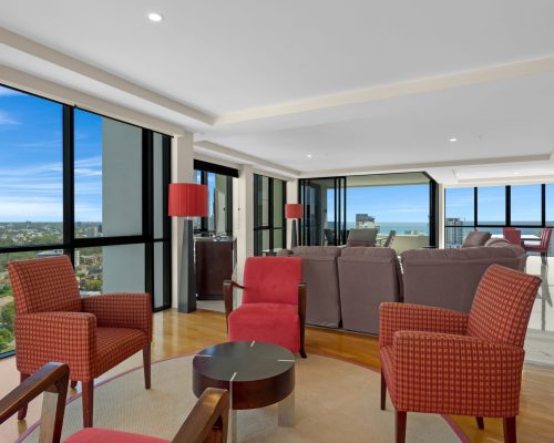 broad-beach-3-bedroom-sub-penthouse-apartment(13)