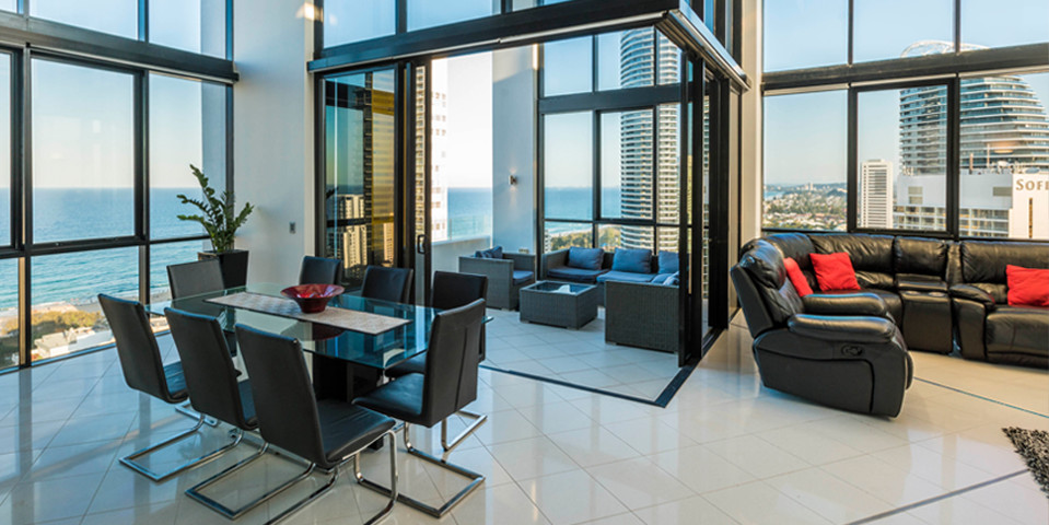 luxury broadbeach accommodation at aria apartments