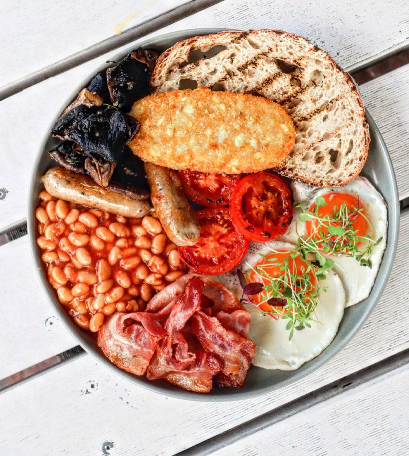 Exploring the Best Breakfast Cafés in Broadbeach: An Aria Guide - Aria ...